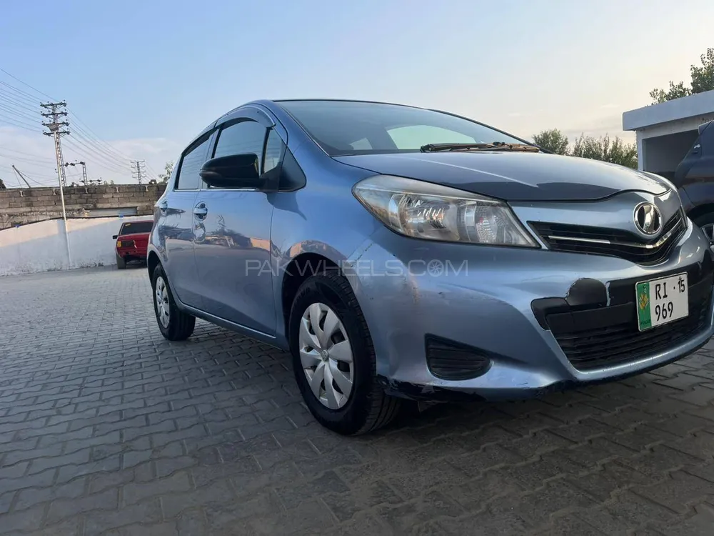 Toyota Vitz 2011 for Sale in Malakand Agency Image-1