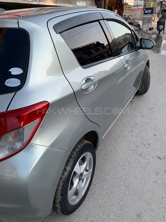 Toyota Vitz 2012 for Sale in Peshawar Image-1