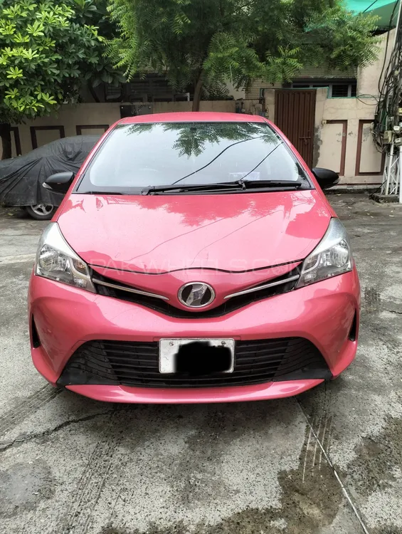 Toyota Vitz 2015 for Sale in Lahore Image-1