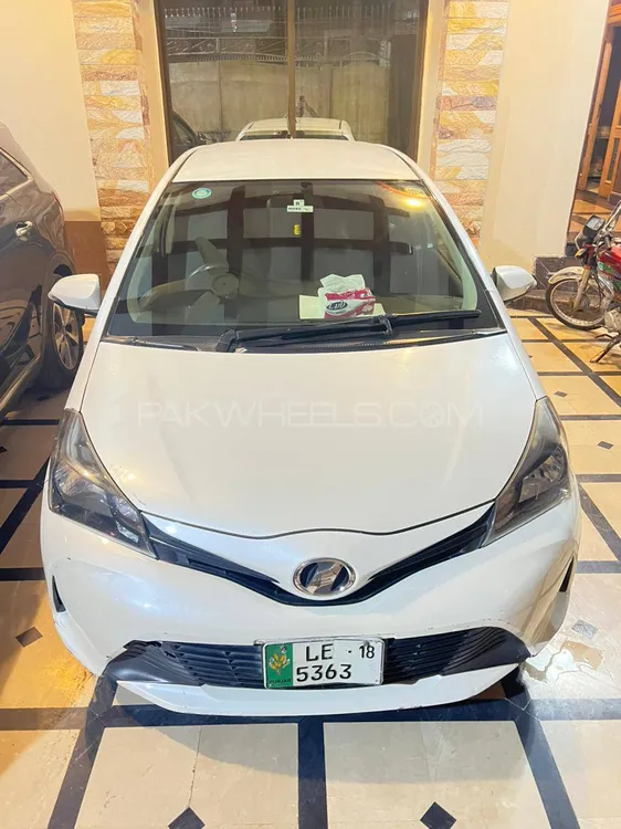 Toyota Vitz 2014 for Sale in Faisalabad Image-1
