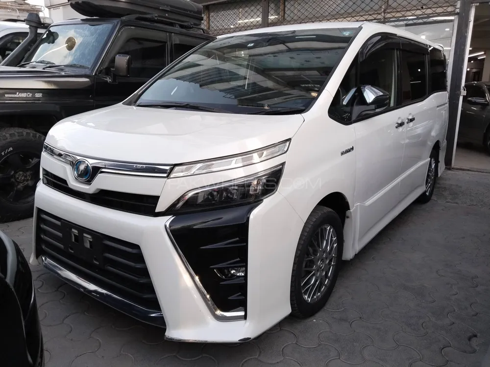 Toyota Voxy 2018 for Sale in Islamabad Image-1