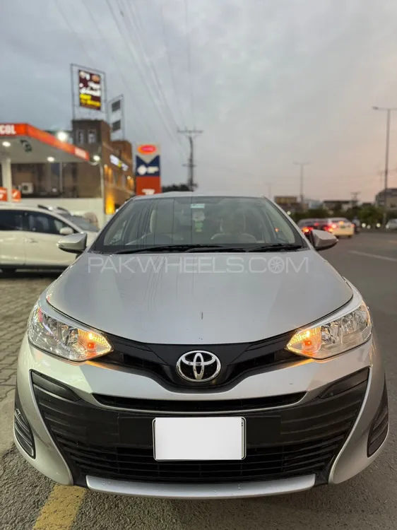 Toyota Yaris Sedan 2021 for Sale in Lahore Image-1