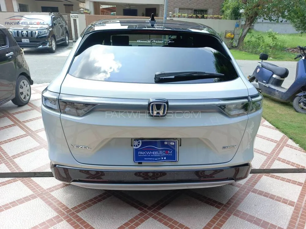 Honda Vezel 2022 for Sale in Lahore Honda Vezel 2022 for Sale in Lahore Image-4