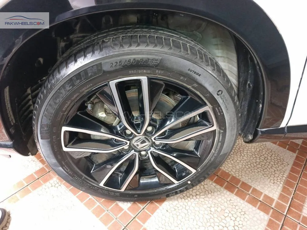 Honda Vezel 2022 for Sale in Lahore Honda Vezel 2022 for Sale in Lahore Image-14