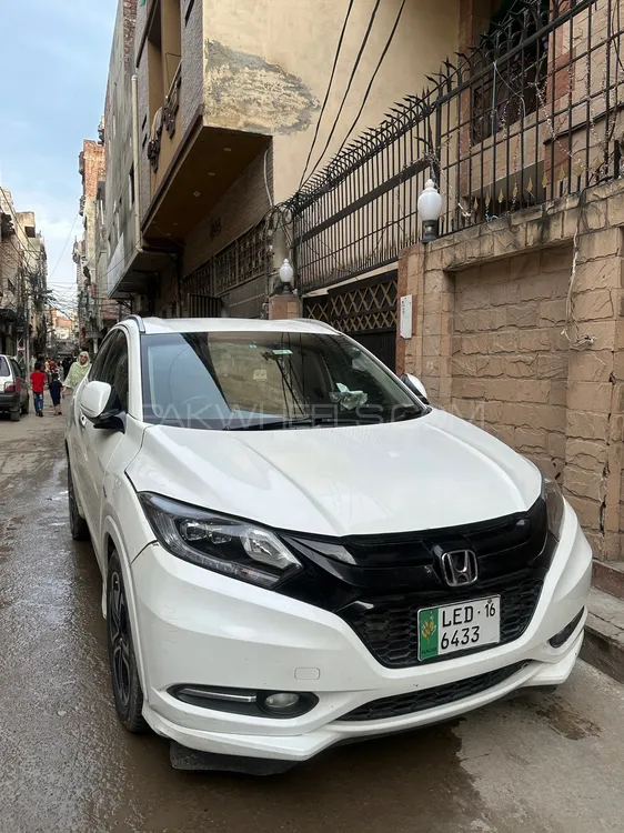 Honda Vezel 2016 for Sale in Lahore Image-1