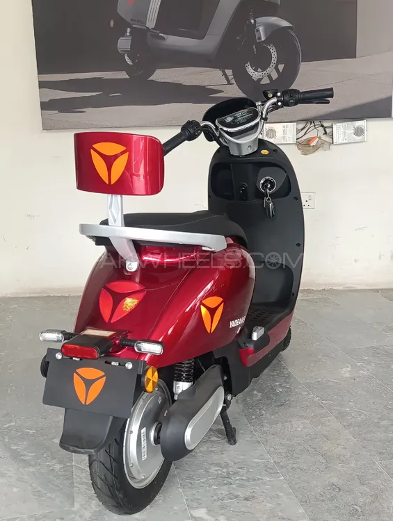 Lectrix Scooty 2025 for Sale Image-1