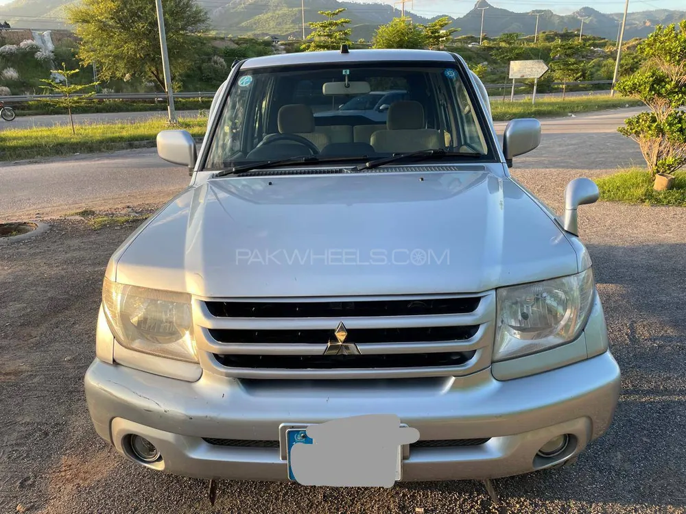 Mitsubishi Pajero 2003 for Sale in Islamabad Image-1