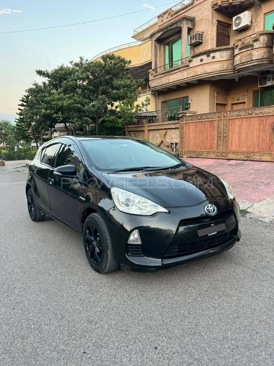 Toyota Aqua 2012 for Sale in Islamabad Image-1