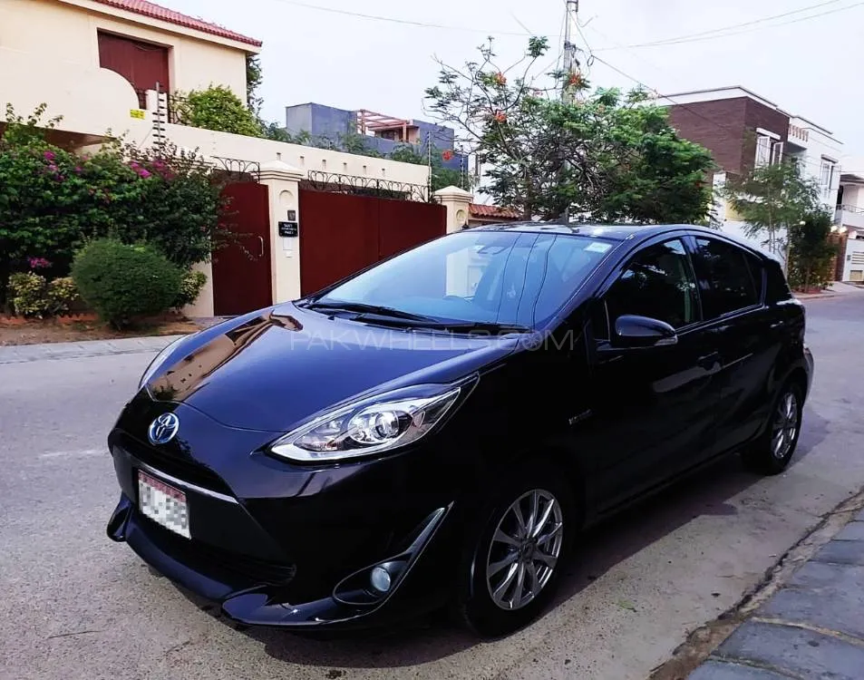 Toyota Aqua 2017 for Sale in Karachi Image-1
