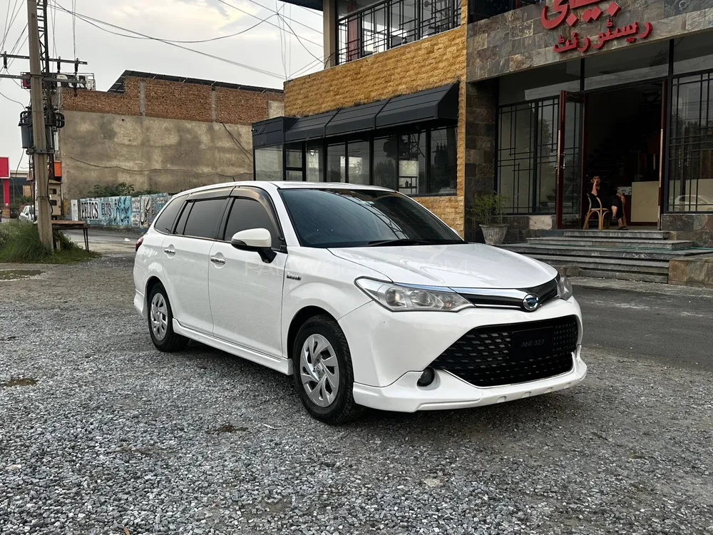 Toyota Corolla Fielder 2015 for Sale in Mardan Image-1