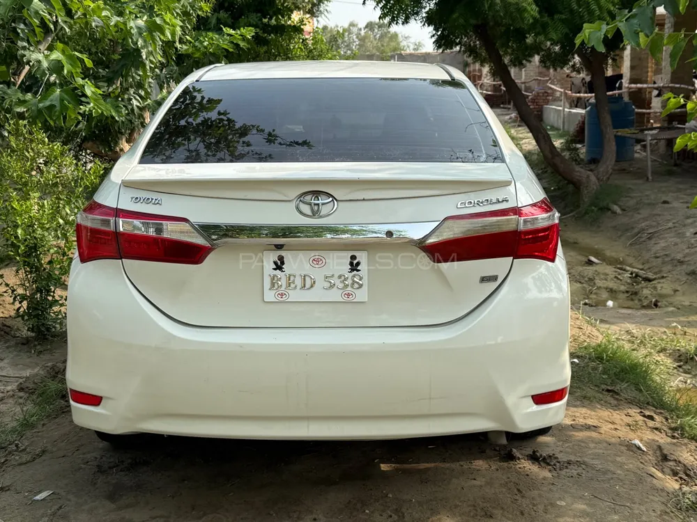 Toyota Corolla 2015 for Sale in Muzaffar Gargh Image-1