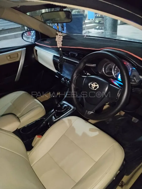 Toyota Corolla 2015 for Sale in Multan Image-1