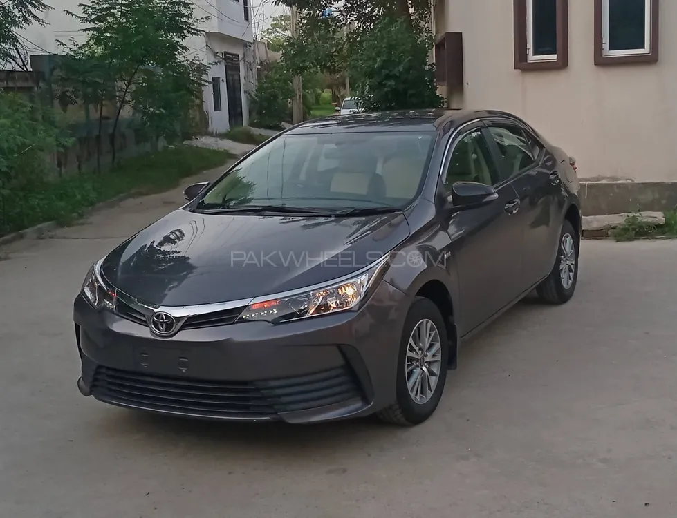 Toyota Corolla 2018 for Sale in Lahore Image-1