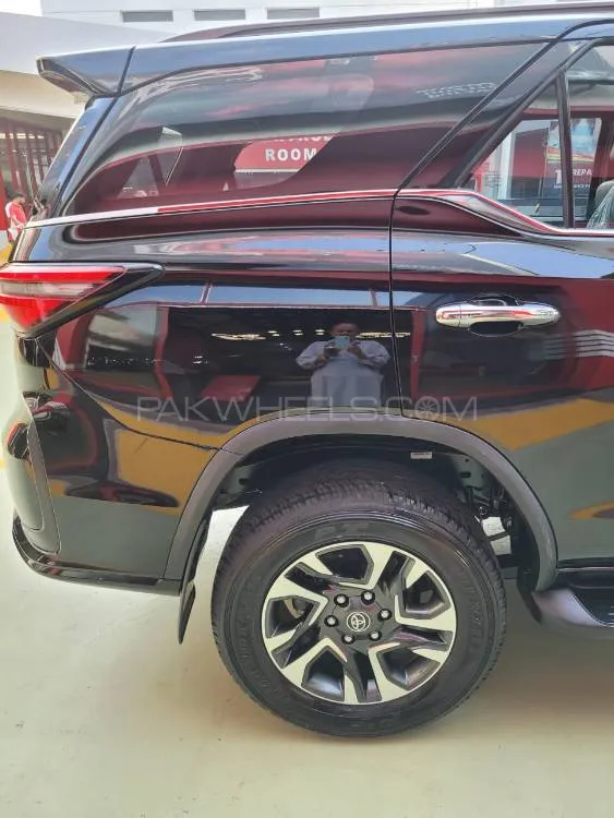 Toyota Fortuner 2023 for Sale in Karachi Image-1