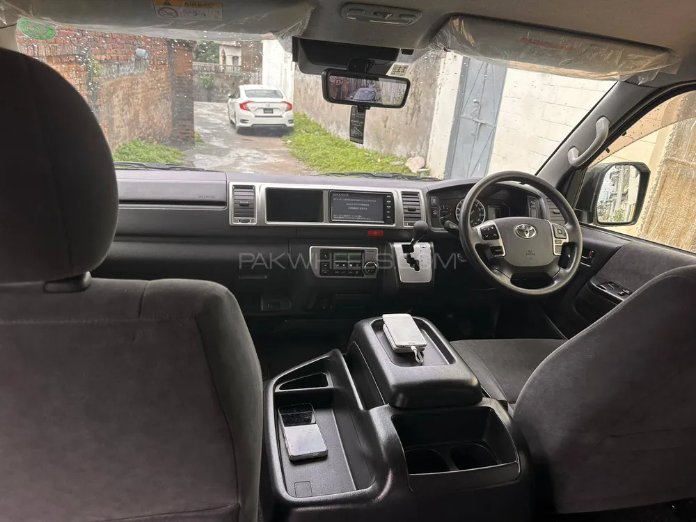Toyota Hiace 2020 for Sale in Mirpur A.K. Image-1