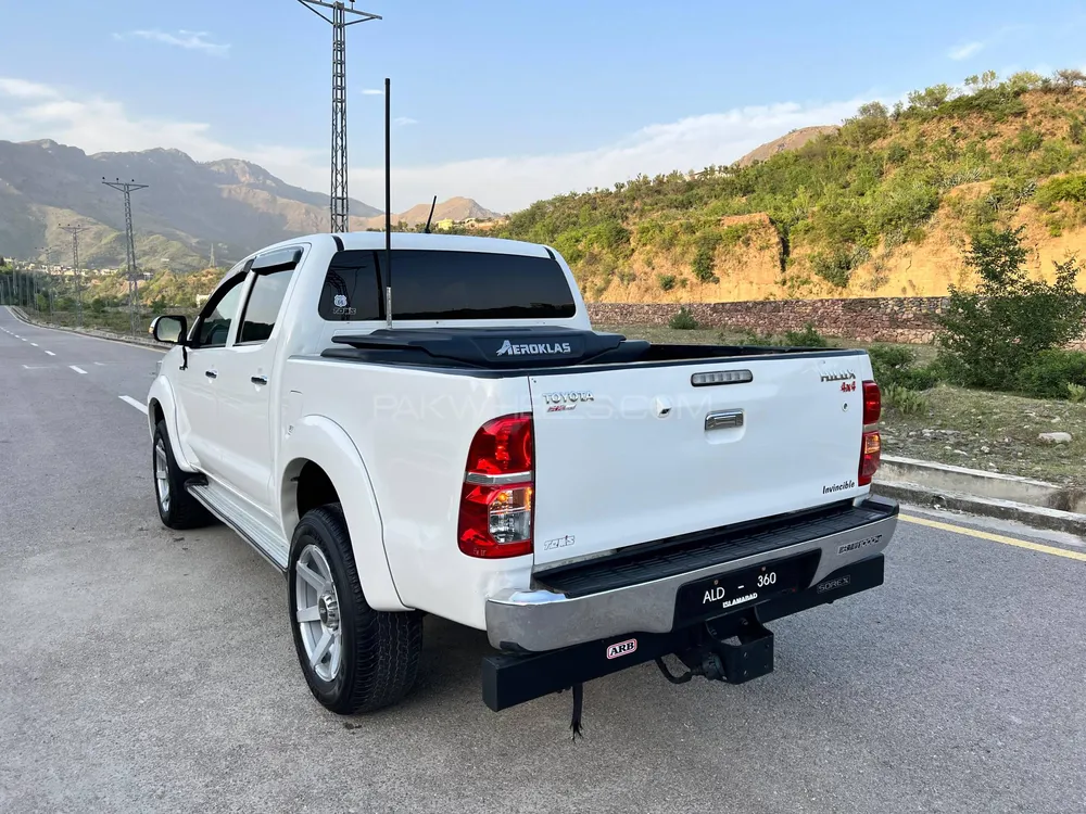 Toyota Hilux 2014 for Sale in Abbottabad Image-1