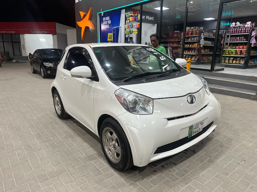 Toyota iQ 2010 for Sale in Islamabad Image-1