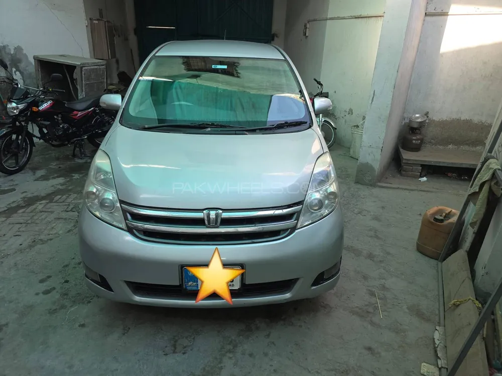 Toyota ISIS 2007 for Sale in Faisalabad Image-1