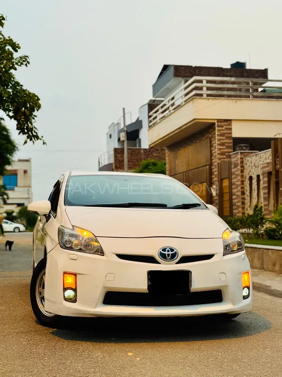 Toyota Prius 2011 for Sale in Faisalabad Image-1