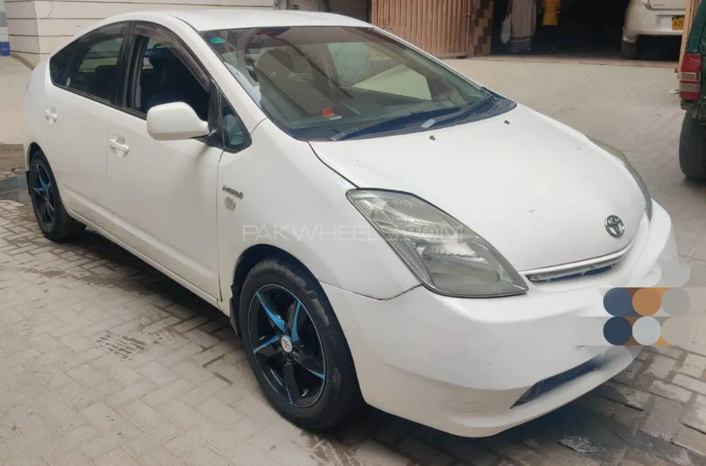 Toyota Prius 2011 for Sale in Karachi Image-1