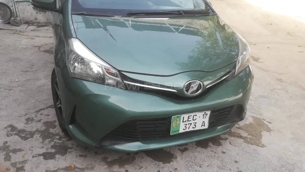 Toyota Vitz 2014 for Sale in Mardan Image-1