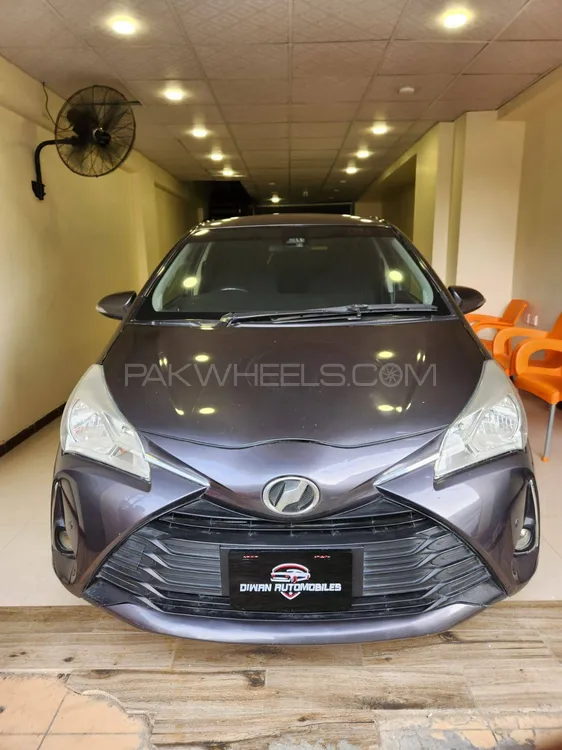 Toyota Vitz 2018 for Sale in Karachi Image-1