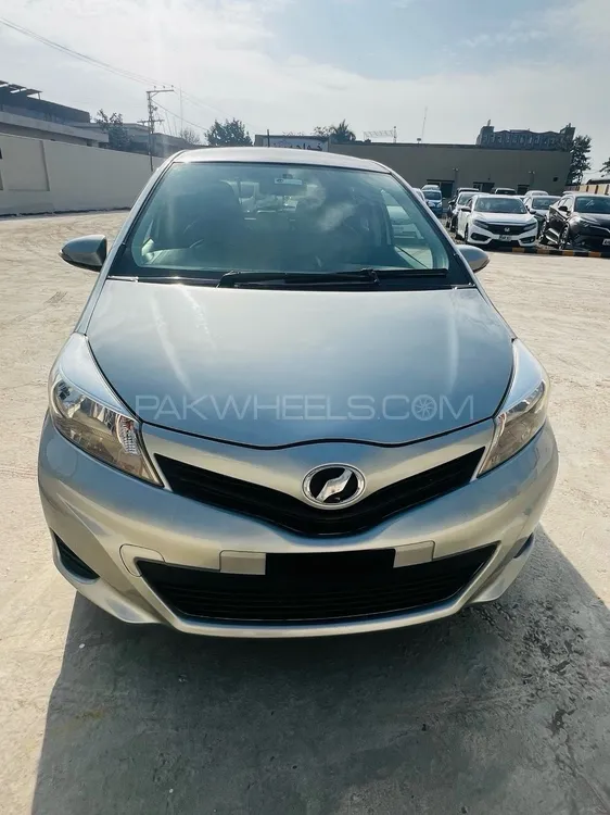 Toyota Vitz 2013 for Sale in Gujranwala Image-1