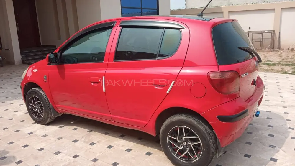 Toyota Vitz 2004 for Sale in Multan Image-1