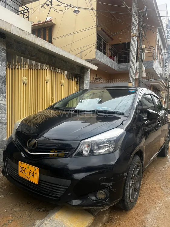 Toyota Vitz 2011 for Sale in Karachi Image-1