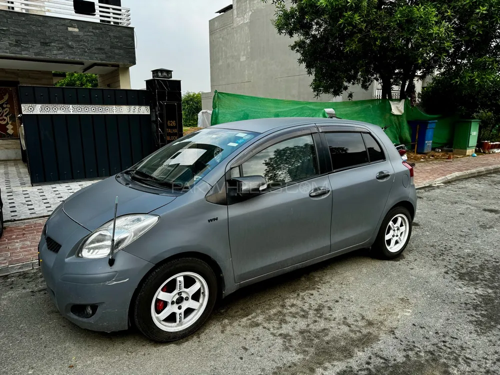 Toyota Vitz 2008 for Sale in Lahore Image-1