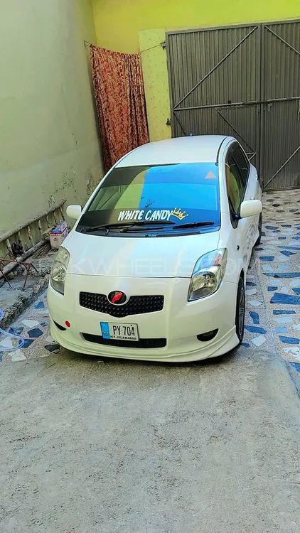Toyota Vitz 2006 for Sale in Peshawar Image-1