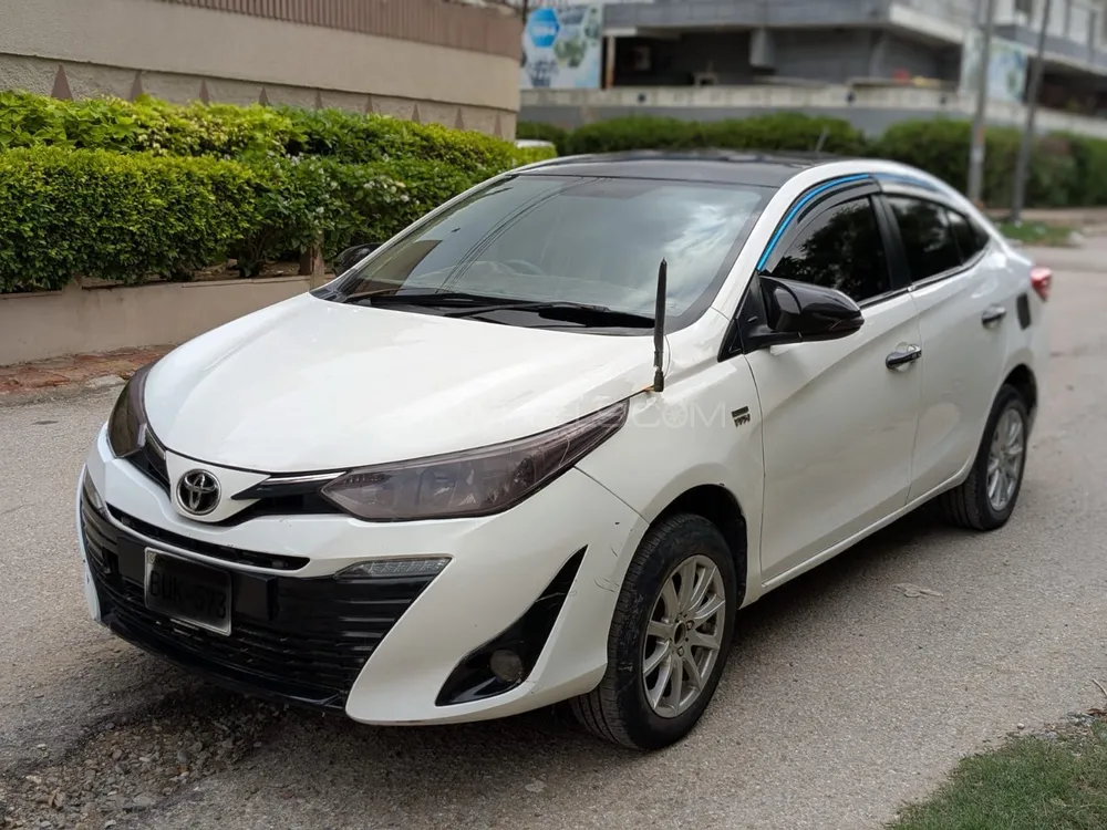 Toyota Yaris Sedan 2021 for Sale in Karachi Image-1