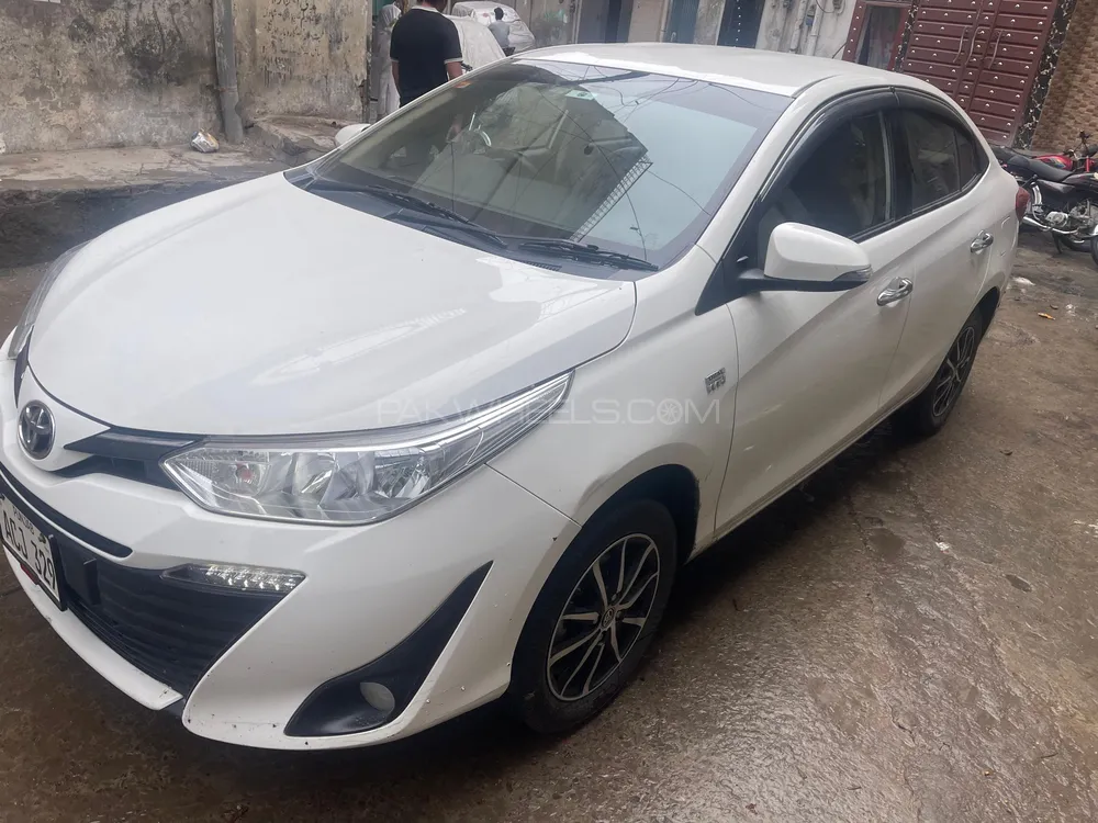 Toyota Yaris Sedan 2020 for Sale in Lahore Image-1