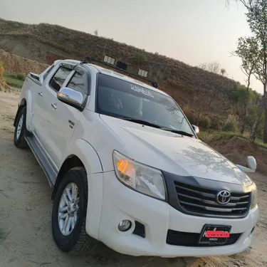 Toyota Hilux Vigo Champ V 2016