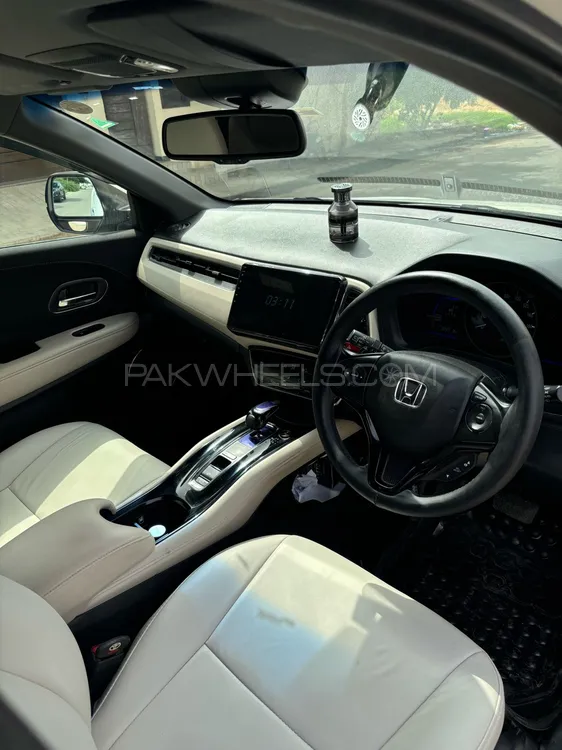 Honda Vezel 2016 for Sale in Karachi Image-1