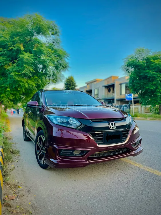 Honda Vezel 2015 for Sale in Islamabad Image-1