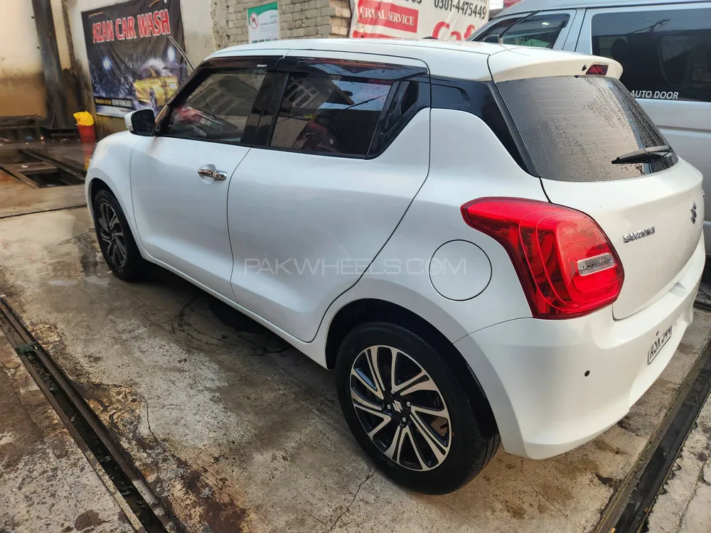 Suzuki Swift 2023 for Sale in Faisalabad Image-1