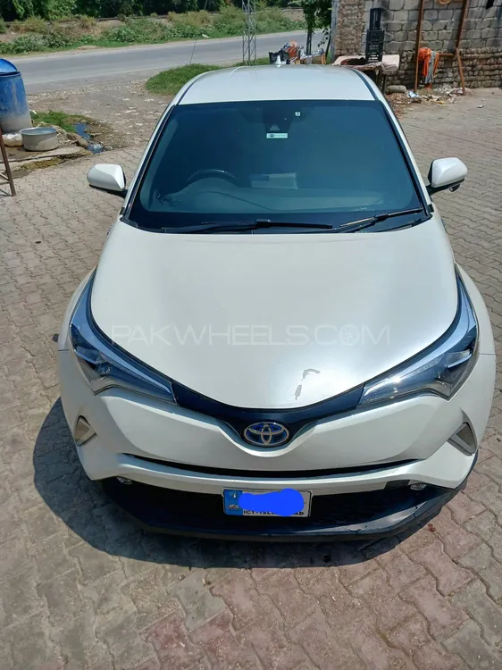 Toyota C-HR 2017 for Sale in Peshawar Image-1