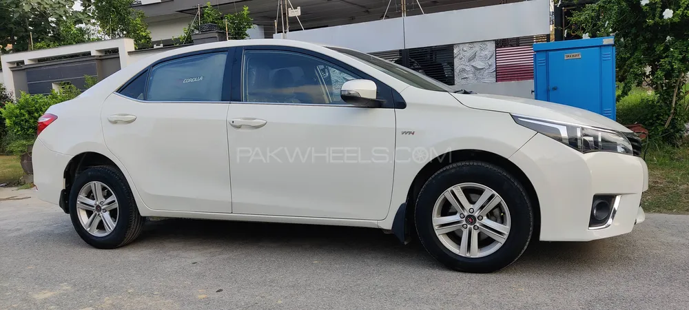 Toyota Corolla 2016 for Sale in Lahore Image-1