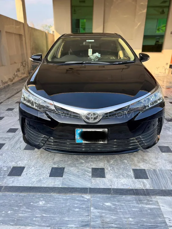 Toyota Corolla 2018 for Sale in Islamabad Image-1