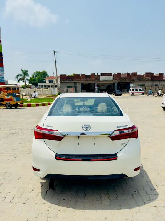 Toyota Corolla 2015 for Sale in Gujrat Image-1