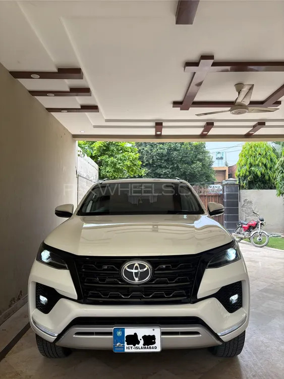 Toyota Fortuner 2021 for Sale in Lahore Image-1