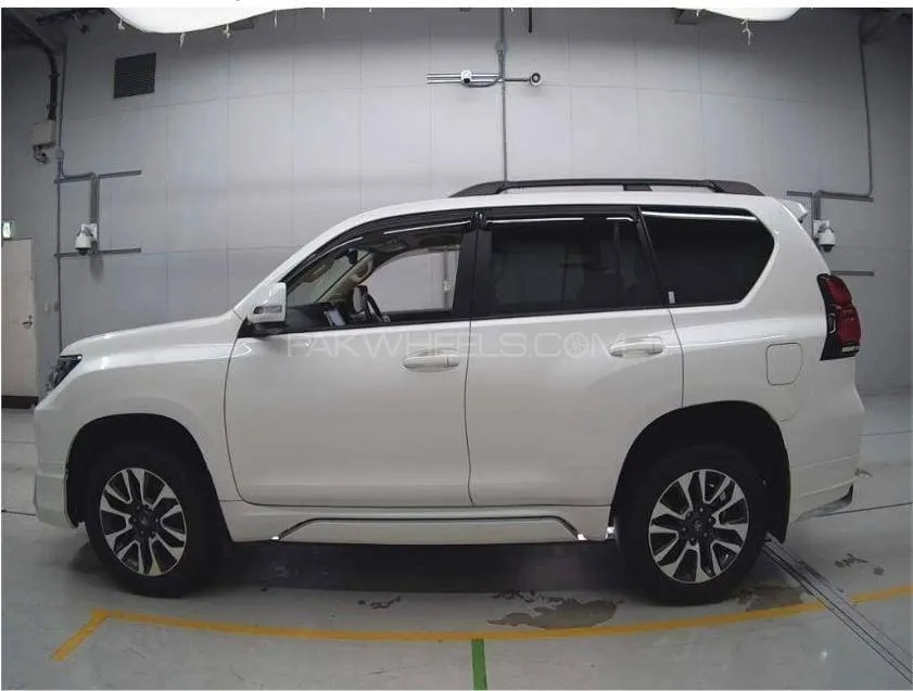 Toyota Prado 2022 for Sale in Islamabad Toyota Prado 2022 for Sale in Islamabad Image-3
