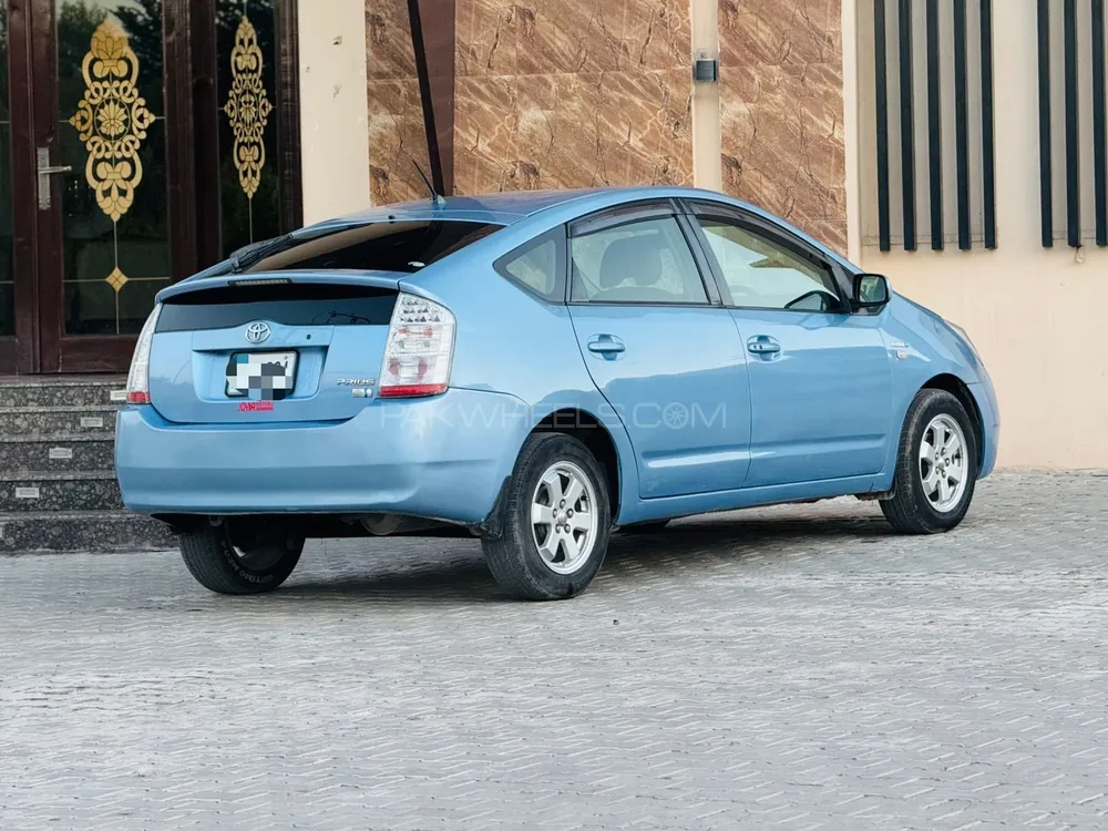 Toyota Prius 2008 for Sale in Islamabad Image-1