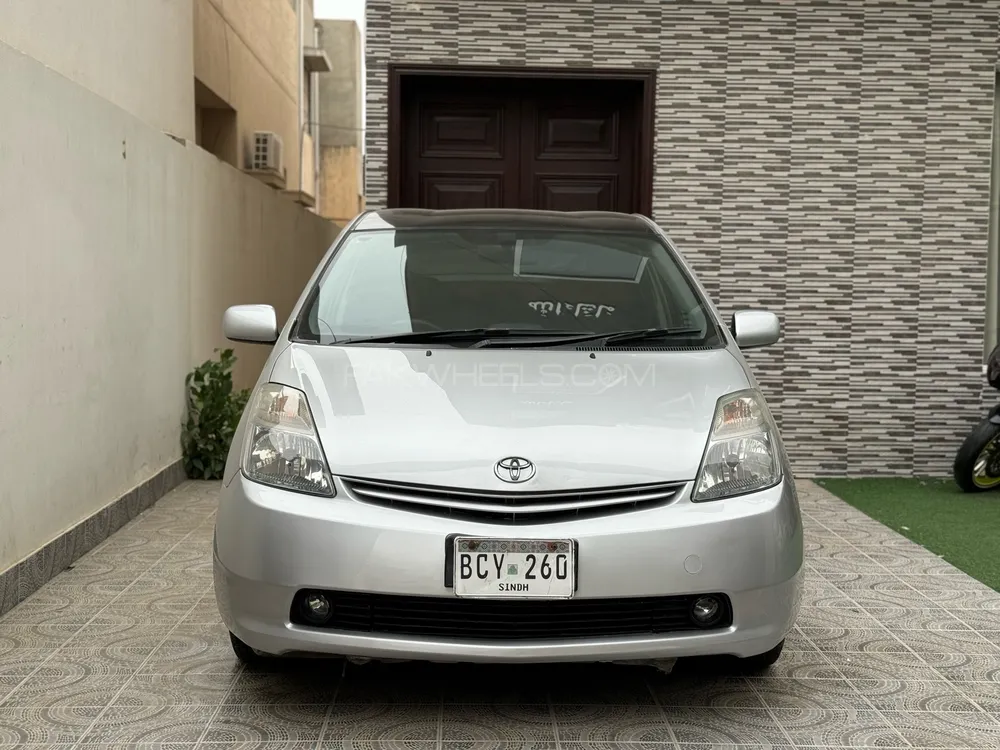 Toyota Prius 2011 for Sale in Karachi Image-1