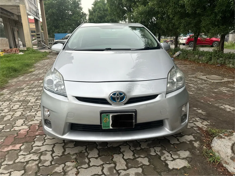 Toyota Prius 2011 for Sale in Lahore Image-1
