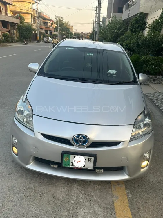 Toyota Prius 2011 for Sale in Lahore Image-1