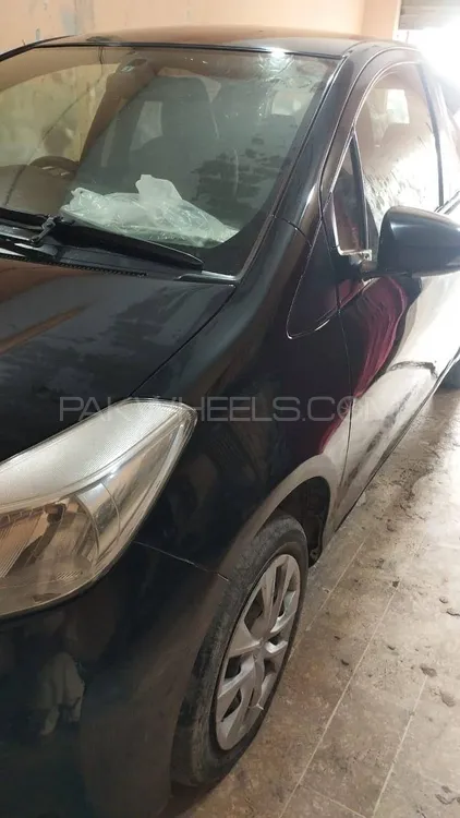 Toyota Vitz 2014 for Sale in Karachi Image-1