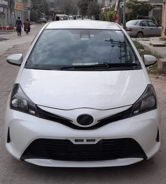 Toyota Vitz 2016 for Sale in Karachi Image-1