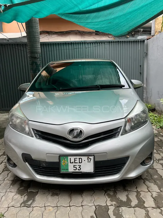 Toyota Vitz 2017 for Sale in Lahore Image-1
